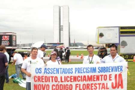 Agricultores Familiares e Assentados do Complexo Nascentes do Pantanal Mobilização Pedindo a Votação do Novo Código Florestal 