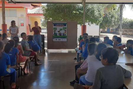 Palestra Na Escola Estadual Dr. Jose Gentil da Silva do Munic?pio de Figueiropolis D\'oeste - Mt 